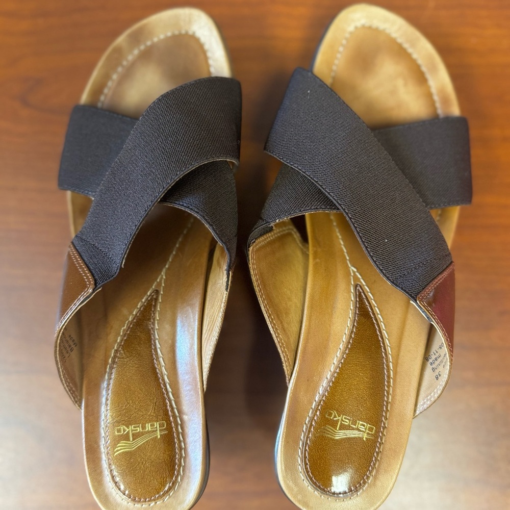 Dansko Women's Black and Tan Sandals
